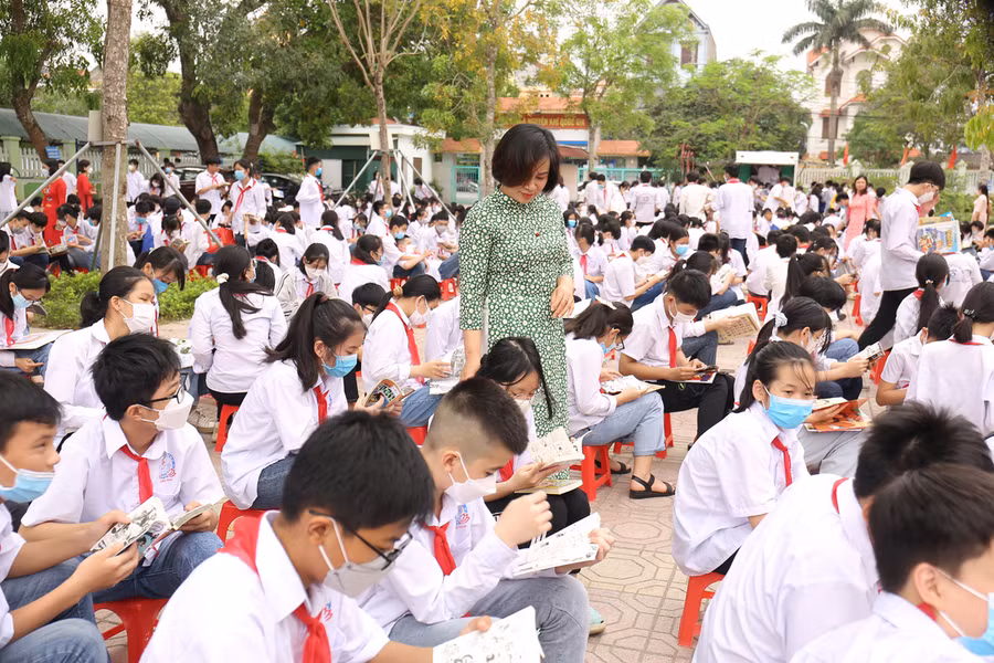 Trường THCS Nhữ Bá Sỹ hưởng ứng Ngày Sách và Văn hóa đọc Việt Nam 2022.