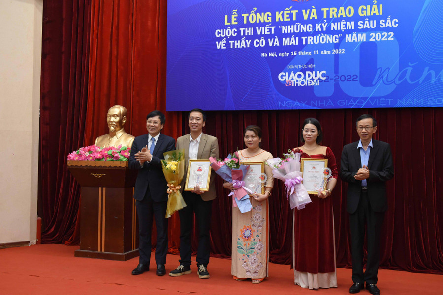 Trao giải Cuộc thi viết Những kỷ niệm sâu sắc về thầy cô và mái trường năm 2022 ảnh 25 Trao giải Cuộc thi viết Những kỷ niệm sâu sắc về thầy cô và mái trường năm 2022 ảnh 25