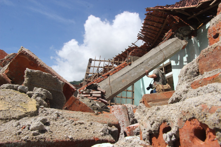 Hiện nhà trường đang cùng với các lực lượng tại địa phương khắc phục hậu quả. Tuy nhiên, để xây dựng lại số phòng trên cần kinh phí và thời gian.