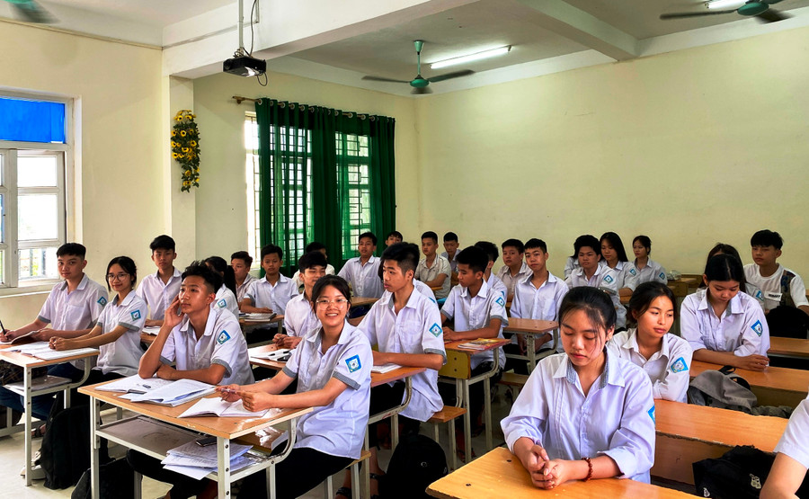 Học sinh khối lớp 9, Trường THCS Nam Ngạn, TP Thanh Hóa trong giờ ôn thi. (Ảnh: NTCC) Học sinh khối lớp 9, Trường THCS Nam Ngạn, TP Thanh Hóa trong giờ ôn thi. (Ảnh: NTCC)