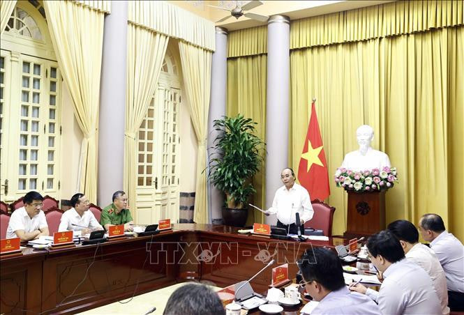Chủ tịch nước Nguyễn Xuân Phúc với các thành viên Hội đồng Tư vấn đặc xá. Ảnh: Thống Nhất/TTXVN Chủ tịch nước Nguyễn Xuân Phúc với các thành viên Hội đồng Tư vấn đặc xá. Ảnh: Thống Nhất/TTXVN