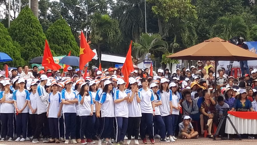 Các cổ động viên hi vọng Thắng sẽ bứt phá ngoạn mục trong phần thi Về đích.