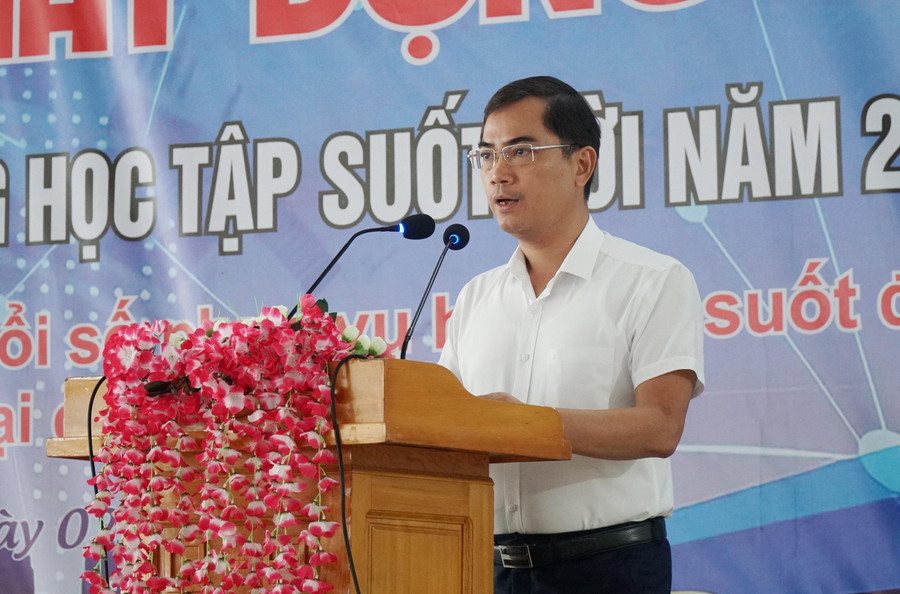 Ông Nguyễn Văn Khoa - Phó Giám đốc Sở GD&amp;ĐT Nghệ An nhấn mạnh, đại dịch Covid-19 tạo ra thách thức nhưng cũng là thời cơ để triển khai chuyển đổi số vào lĩnh vực giáo dục.