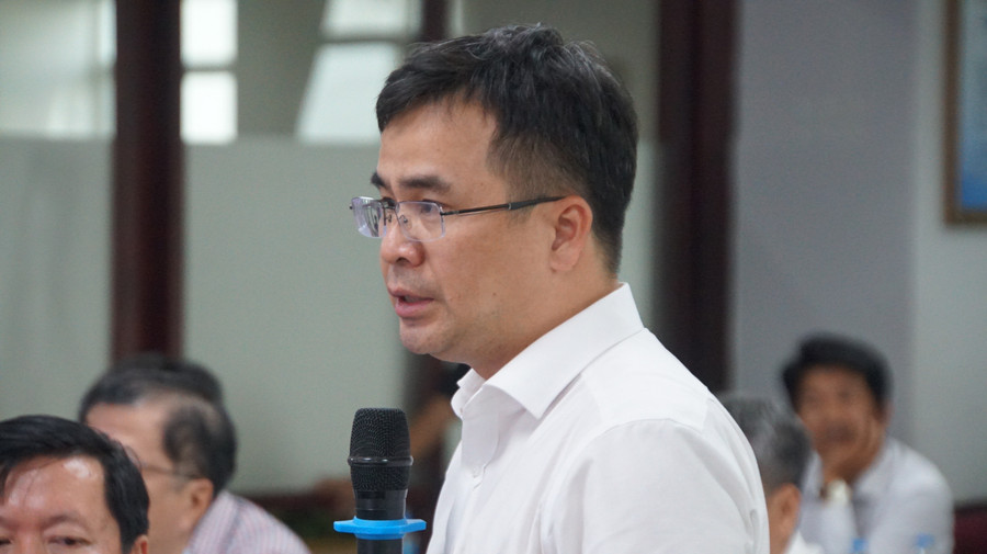 PGS.TS Ngô Quốc Đạt, Phó Hiệu trưởng phụ trách Trường Đại học Y Dược TPHCM nêu ý kiến. Ảnh: Mạnh Tùng. PGS.TS Ngô Quốc Đạt, Phó Hiệu trưởng phụ trách Trường Đại học Y Dược TPHCM nêu ý kiến. Ảnh: Mạnh Tùng.