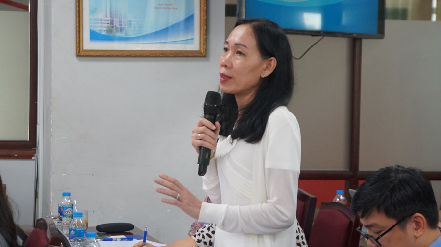 PGS.TS Trần Thị Mỹ Diệu - Hiệu trưởng Trường Đại học Văn Lang nêu ra nhiều băn khoăn về các tiêu chuẩn, tiêu chí. Ảnh: Mạnh Tùng. PGS.TS Trần Thị Mỹ Diệu - Hiệu trưởng Trường Đại học Văn Lang nêu ra nhiều băn khoăn về các tiêu chuẩn, tiêu chí. Ảnh: Mạnh Tùng.