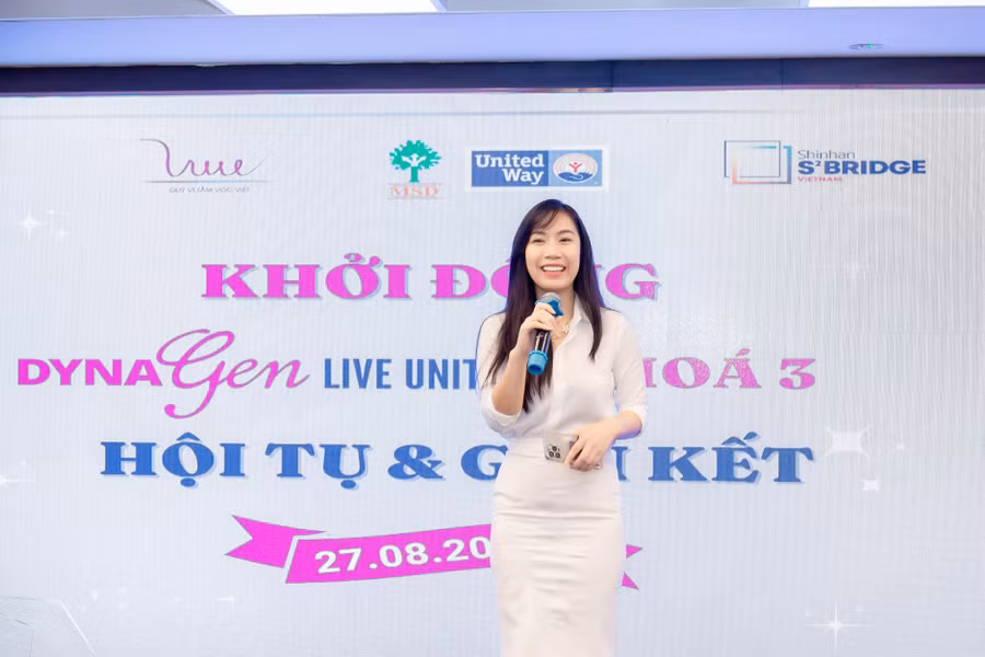 Bà Nguyễn Phương Linh - Viện trưởng MSD United Way VN phát biểu khai mạc