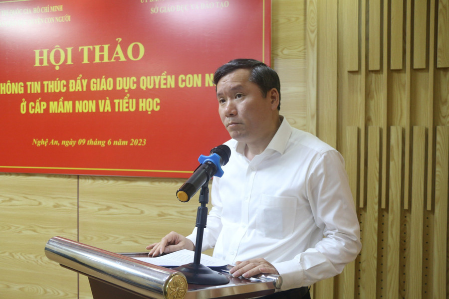 GS.TS Lê Văn Lợi - Phó Giám đốc Học viện Chính trị quốc gia Hồ Chí Minh – Trưởng ban điều hành đề án phát biểu tại hội thảo. Ảnh: Hồ Lài.