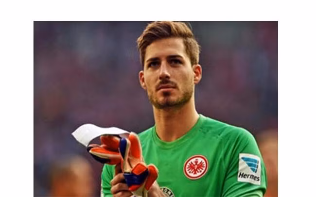 Kevin Trapp nhận được sự quan tâm đặc biệt của Man United.