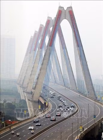 Tổng Bí thư, Chủ tịch nước Trung Quốc Tập Cận Bình và Phu nhân cùng Đoàn đại biểu cấp cao Trung Quốc đến Hà Nội, bắt đầu chuyến thăm cấp Nhà nước tới Việt Nam. Ảnh: Huy Hùng/TTXVN Tổng Bí thư, Chủ tịch nước Trung Quốc Tập Cận Bình và Phu nhân cùng Đoàn đại biểu cấp cao Trung Quốc đến Hà Nội, bắt đầu chuyến thăm cấp Nhà nước tới Việt Nam. Ảnh: Huy Hùng/TTXVN