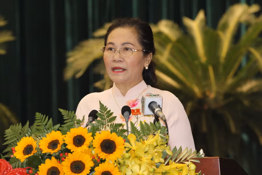 Chủ tịch HĐND TPHCM Nguyễn Thị Lệ phát biểu tại kỳ họp. (Ảnh: Thành Nhân)