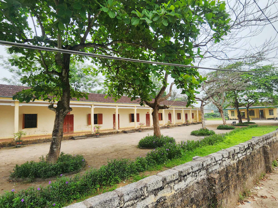 Điểm lẻ Thanh Nam (Trường Tiểu học Ngọc Sơn, huyện Thanh Chương, Nghệ An) hiện có 5 phòng học được xây dựng từ cách đây gần 50 năm. Ảnh: Hồ Lài
