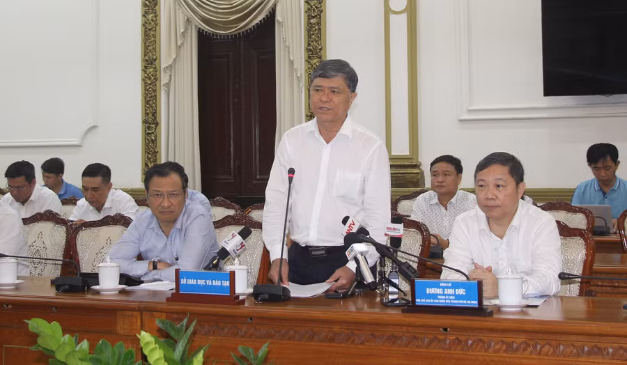 Giám đốc Sở GD&amp;ĐT Nguyễn Văn Hiếu báo cáo về công tác chuẩn bị cho Kỳ thi tốt nghiệp THPT.