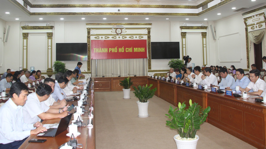 Toàn cảnh buổi làm việc giữa Bộ GD&ĐT và UBND TPHCM về công tác chuẩn bị Kỳ thi tốt nghiệp THPT. Toàn cảnh buổi làm việc giữa Bộ GD&ĐT và UBND TPHCM về công tác chuẩn bị Kỳ thi tốt nghiệp THPT.