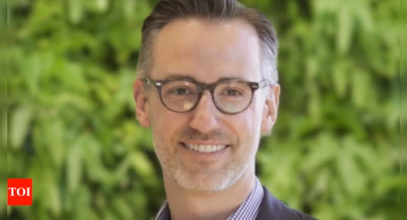 Ben Arterburn giải thích rằng lần thử phỏng vấn xin thị thực du học đầu tiên là cơ hội tốt nhất cho ứng viên, đồng thời cho biết thêm rằng lần thử thứ hai sẽ gây ấn tượng tiêu cực vì đã bị từ chối trước đó.