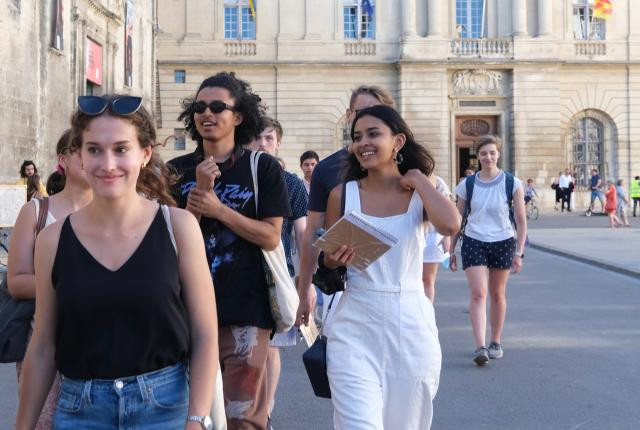 Mạng lưới sinh viên Việt Nam ở Pháp vững mạnh với nhiều hoạt động phong phú gắn kết các thế hệ du học sinh và hỗ trợ tân sinh viên làm quen cuộc sống mới. Mạng lưới sinh viên Việt Nam ở Pháp vững mạnh với nhiều hoạt động phong phú gắn kết các thế hệ du học sinh và hỗ trợ tân sinh viên làm quen cuộc sống mới.