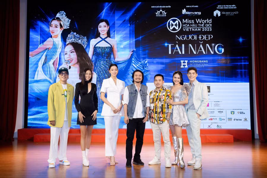 Dàn Giám khảo của Vòng sơ khảo Người đẹp Tài năng.