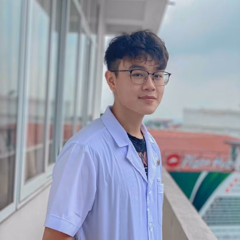 Nam sinh người dân tộc Lô Lô - Lăng Nguyễn Hùng Anh