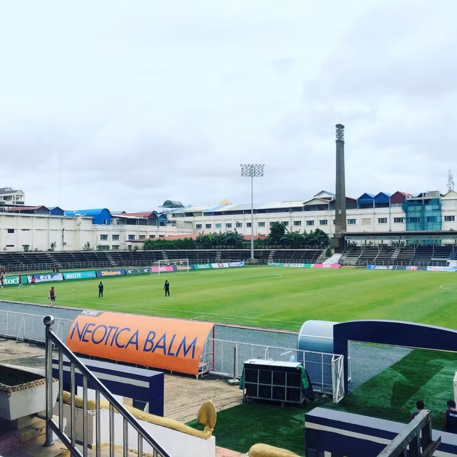 Sân có sức chứa 8.000 chỗ ngồi và tối đa 20.000 sau khi nâng cấp để tổ chức SEA Games 32.