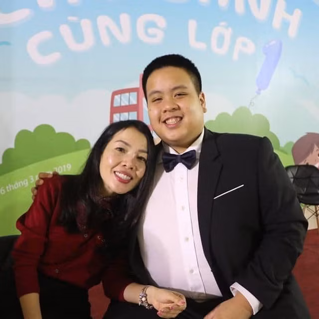 Chị Phan Hồ Điệp tình cảm bên cạnh thần đồng Đỗ Nhật Nam.