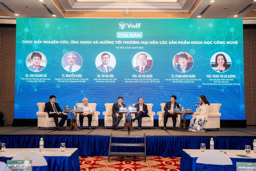 Các chương trình tọa đàm, sự kiện hội thảo kỷ niệm 5 năm thành lập Quỹ VinIF sẽ tiếp tục đến hết ngày mai 27-7. Các chương trình tọa đàm, sự kiện hội thảo kỷ niệm 5 năm thành lập Quỹ VinIF sẽ tiếp tục đến hết ngày mai 27-7.