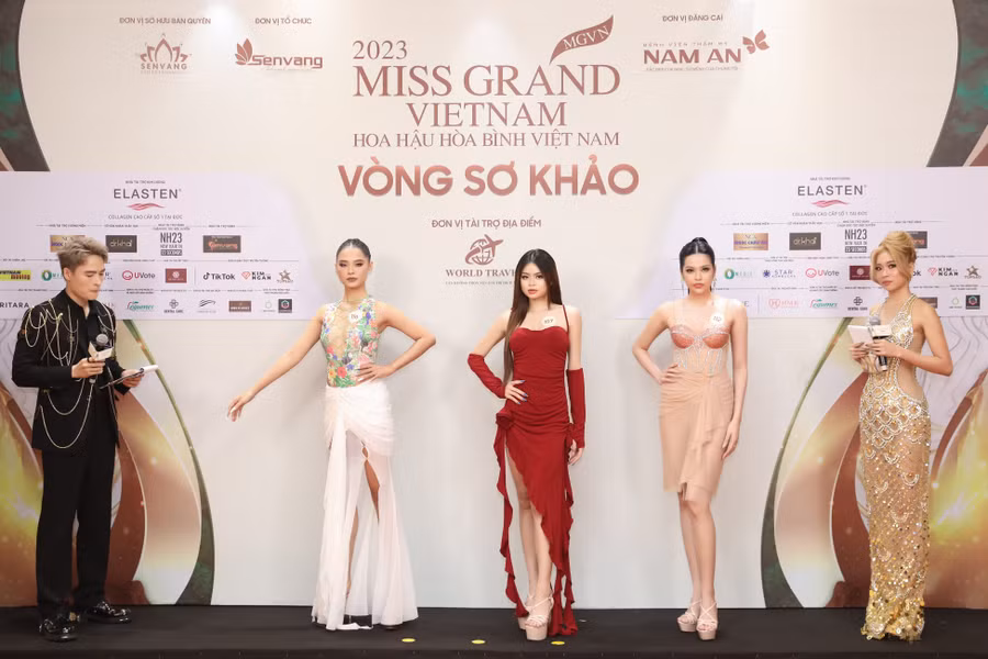 Những nhan sắc xinh đẹp gây chú ý khi đến ghi danh.