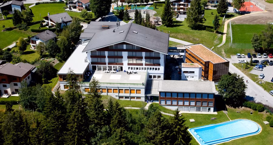 Trường Quản lý Khách sạn Quốc tế Les Roches tổ chức các khóa học bằng tiếng Anh cho nhiều sinh viên đến từ khắp nơi trên thế giới.