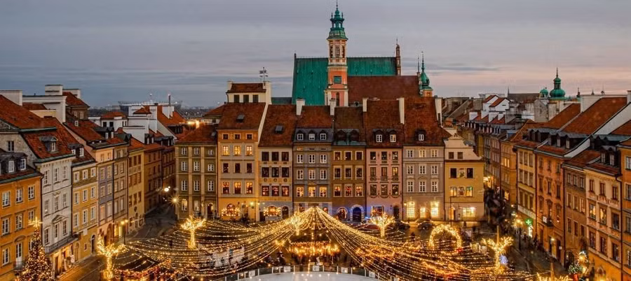 Sinh viên ở Ba Lan có thể làm việc tới 20 giờ mỗi tuần trong khi tham gia các lớp học hoặc toàn thời gian trong ba tháng nghỉ hè.