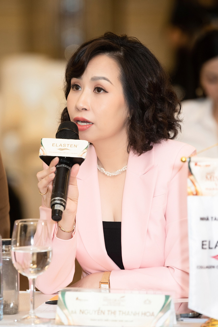 Giám khảo Nguyễn Thị Thanh Hoa – Giám đốc điều hành WIR GROUP. Giám khảo Nguyễn Thị Thanh Hoa – Giám đốc điều hành WIR GROUP.