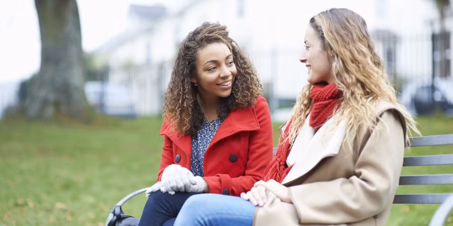 Hòa mình vào nền văn hóa xung quanh có thể giúp bạn học tiếng Pháp nhanh chóng.