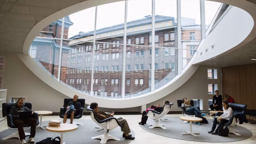 Với một trong những hệ thống giáo dục hoạt động tốt nhất trên thế giới, không có gì ngạc nhiên khi hơn 14.000 sinh viên quốc tế đã chọn Phần Lan để du học.