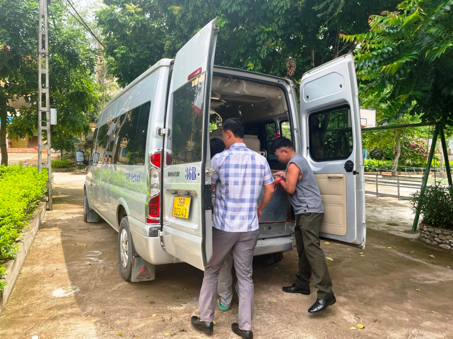 Đề thi được vận chuyển về Điểm thi Trường THPT Quan Sơn, tỉnh Thanh Hóa. (Ảnh: HĐ)