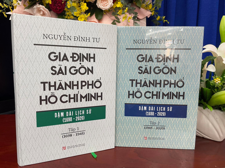 Tác phẩm "Gia Định - Sài Gòn - TPHCM: Dặm dài lịch sử (1698-2020)". Ảnh: Mạnh Tùng Tác phẩm "Gia Định - Sài Gòn - TPHCM: Dặm dài lịch sử (1698-2020)". Ảnh: Mạnh Tùng