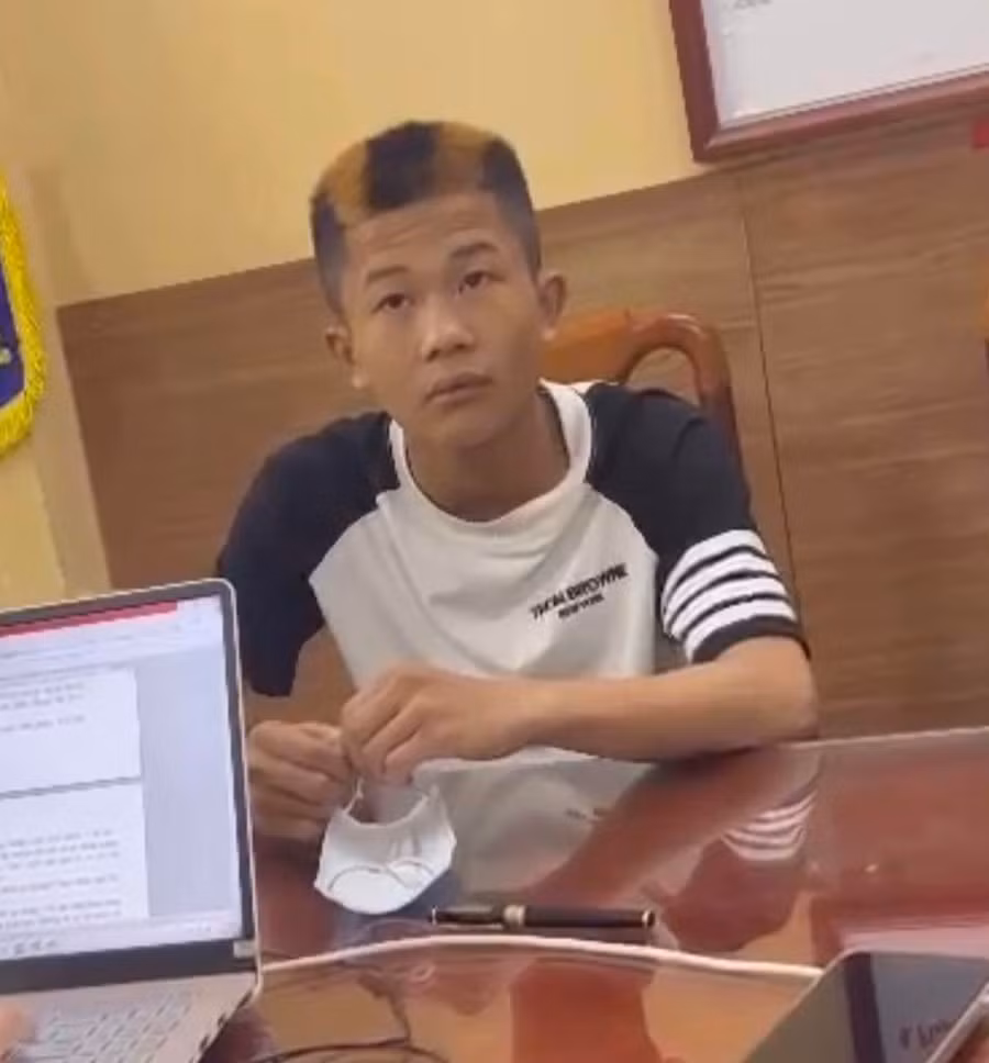 Đối tượng Thạch Văn Giang tại cơ quan công an. Ảnh: Công an tỉnh Tuyên Quang 