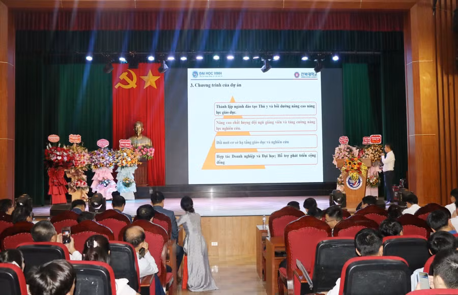 Dự án nhằm tăng cường năng lực đào tạo và nghiên cứu ngành chăn nuôi, thú y của Trường ĐH Vinh. Ảnh: Hồ Lài.