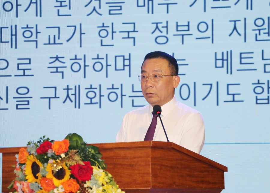 Ông Nguyễn Văn Đệ - Phó Chủ tịch UBND tỉnh Nghệ An phát biểu tại buổi lễ. Ảnh: Hồ Lài. Ông Nguyễn Văn Đệ - Phó Chủ tịch UBND tỉnh Nghệ An phát biểu tại buổi lễ. Ảnh: Hồ Lài.