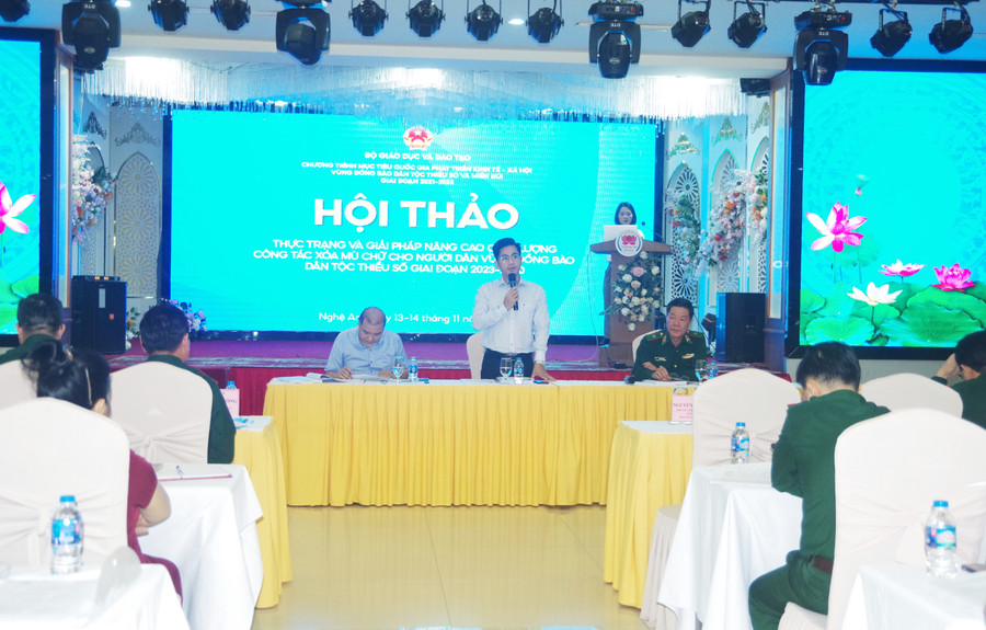 Hội thảo thực trạng và giải pháp nâng cao chất lượng công tác xóa mù chữ cho người dân vùng đồng bào dân tộc thiểu số giai đoạn 2023-2030 các tỉnh miền Trung tổ chức tại Nghệ An. Ảnh: Hồ Lài. Hội thảo thực trạng và giải pháp nâng cao chất lượng công tác xóa mù chữ cho người dân vùng đồng bào dân tộc thiểu số giai đoạn 2023-2030 các tỉnh miền Trung tổ chức tại Nghệ An. Ảnh: Hồ Lài.