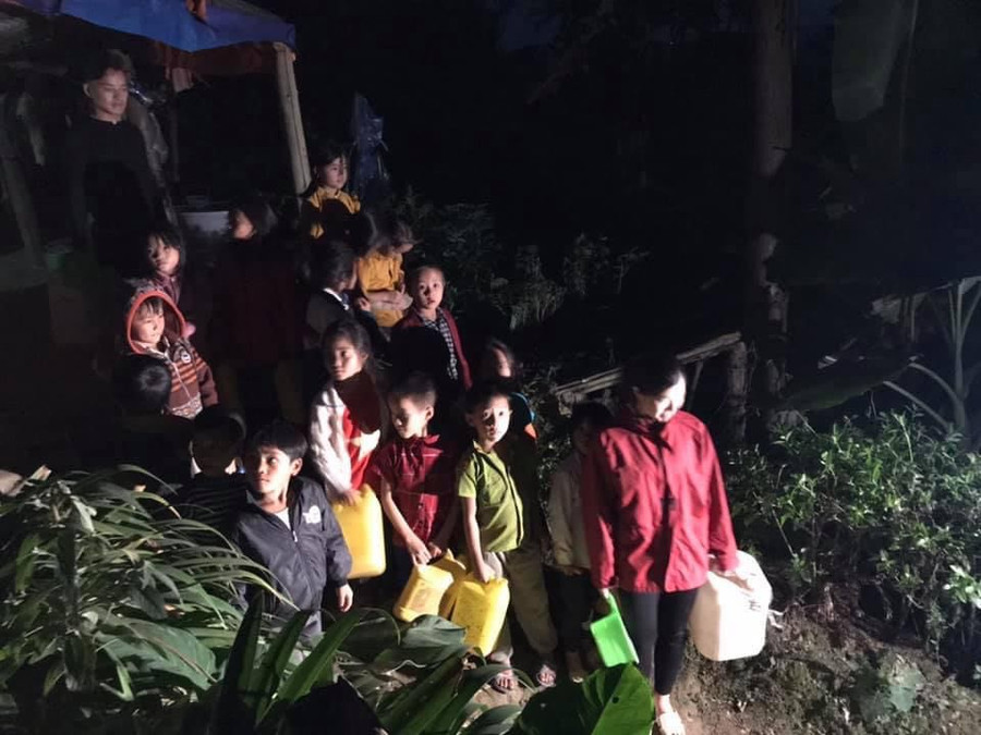 Học sinh trường dân tộc nội trú Dìn Chin (Lài Cai).