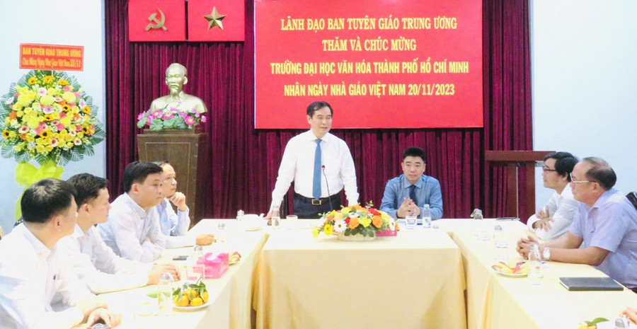 Toàn cảnh buổi gặp mặt giữa đại diện lãnh đạo Ban Tuyên giáo Trung ương và Trường Đại học Văn hóa TPHCM chiều 16/11. Ảnh: VHS Toàn cảnh buổi gặp mặt giữa đại diện lãnh đạo Ban Tuyên giáo Trung ương và Trường Đại học Văn hóa TPHCM chiều 16/11. Ảnh: VHS