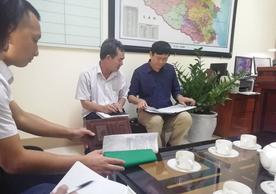 Đại diện Sở GD&ĐT Nghệ An trao đổi về việc ứng viên điểm cao nhưng không trúng tuyển Đại diện Sở GD&ĐT Nghệ An trao đổi về việc ứng viên điểm cao nhưng không trúng tuyển