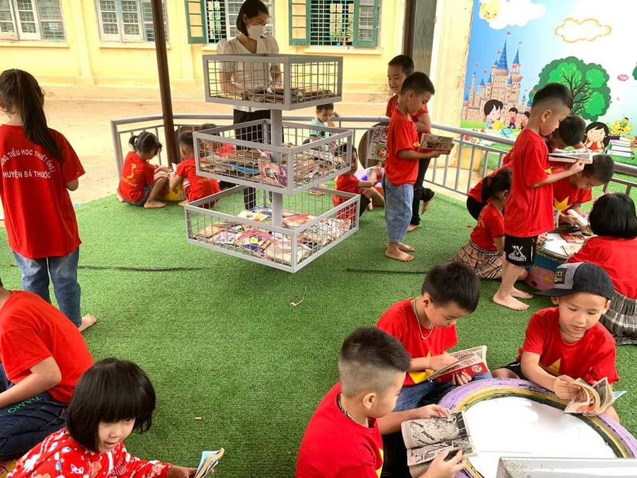 Học sinh Trường Mầm non Thiết Ống trải nghiệm thư viện sách tại Trường Tiểu học Thiết Ông (Bá Thước, Thanh Hóa). Học sinh Trường Mầm non Thiết Ống trải nghiệm thư viện sách tại Trường Tiểu học Thiết Ông (Bá Thước, Thanh Hóa).