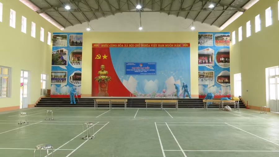 Trường THPT Lâm Bình được chọn làm nơi thành lập bệnh viên dã chiến để điều trị bệnh nhân Covid-19. Ảnh: Xuân Cường