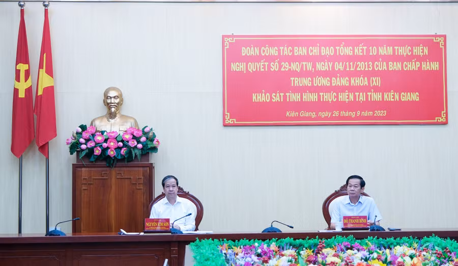 Đoàn công tác do Bộ trưởng Nguyễn Kim Sơn dẫn đầu làm việc với Tỉnh uỷ Kiên Giang.