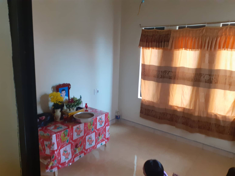Gia đình lập bàn thờ vọng vì nghĩ con đã thiệt mạng khi vượt biên sang Anh Gia đình lập bàn thờ vọng vì nghĩ con đã thiệt mạng khi vượt biên sang Anh