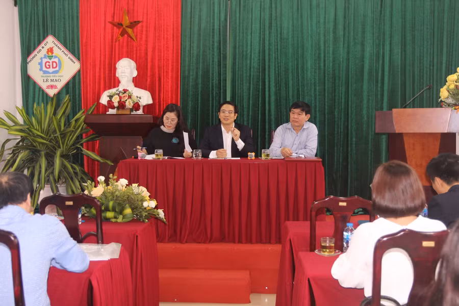 Đoàn công tác Bộ GD&ĐT làm việc với trường tiểu học trên địa bàn TP Vinh, Nghệ An Đoàn công tác Bộ GD&ĐT làm việc với trường tiểu học trên địa bàn TP Vinh, Nghệ An