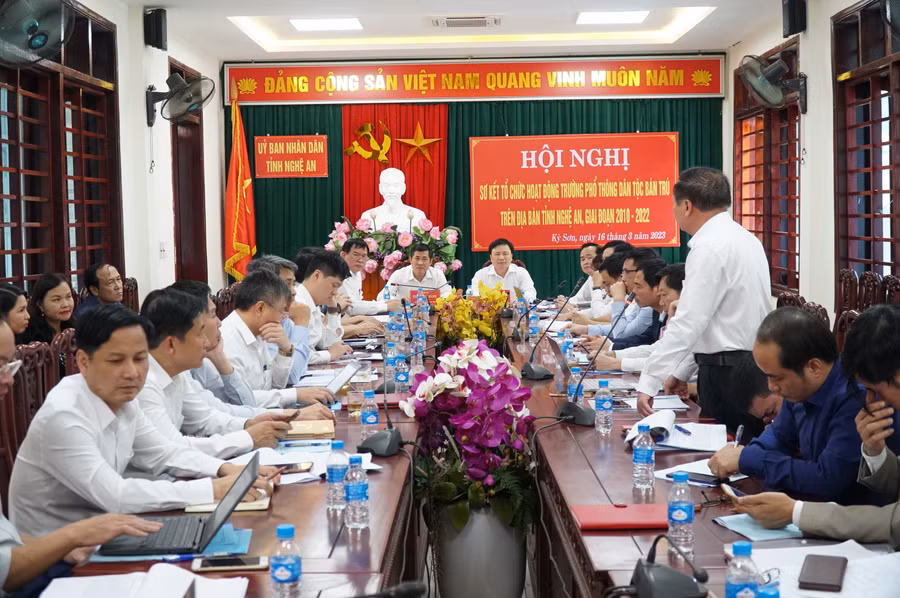 Hội nghị Sơ kết tổ chức hoạt động Trường Phổ thông dân tộc bán trú trên địa bàn tỉnh Nghệ An giai đoạn 2010-2022. Ảnh: Hồ Lài.