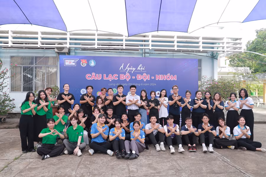 Các hoạt động của câu lạc bộ, đội, nhóm trong khuôn khổ ngày hội. (Ảnh: HCMUE)