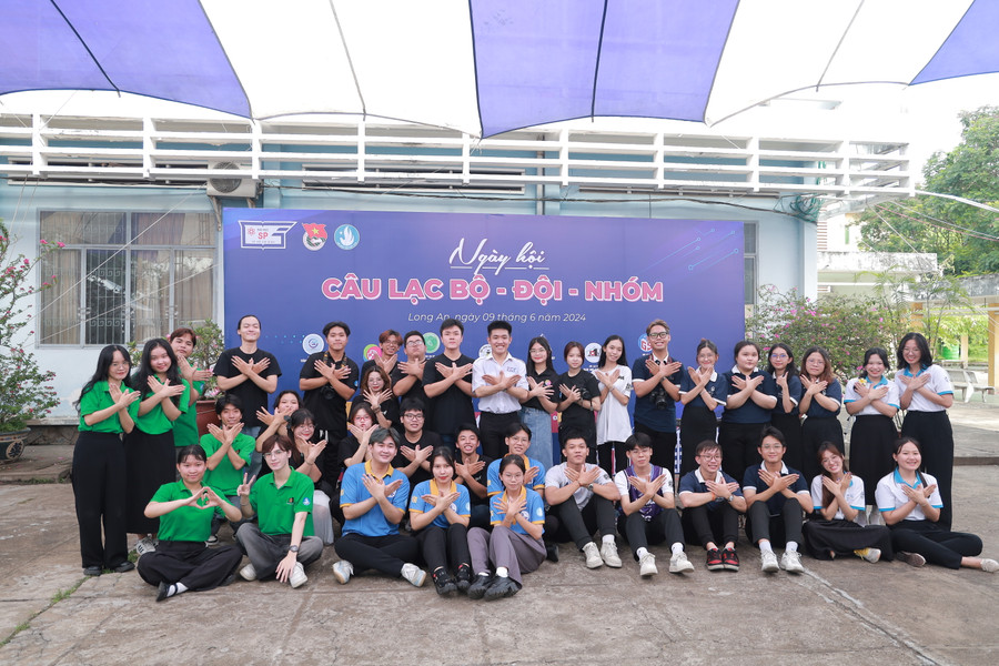 Các hoạt động của câu lạc bộ, đội, nhóm trong khuôn khổ ngày hội. (Ảnh: HCMUE) Các hoạt động của câu lạc bộ, đội, nhóm trong khuôn khổ ngày hội. (Ảnh: HCMUE)