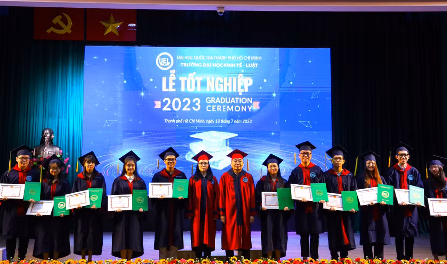 Lễ tốt nghiệp năm 2023 của Trường ĐH Kinh tế - Luật ngày 18/7. Ảnh: UEL