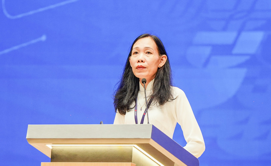 PGS.TS Trần Thị Mỹ Diệu tham luận tại chương trình. Ảnh: NTCC PGS.TS Trần Thị Mỹ Diệu tham luận tại chương trình. Ảnh: NTCC