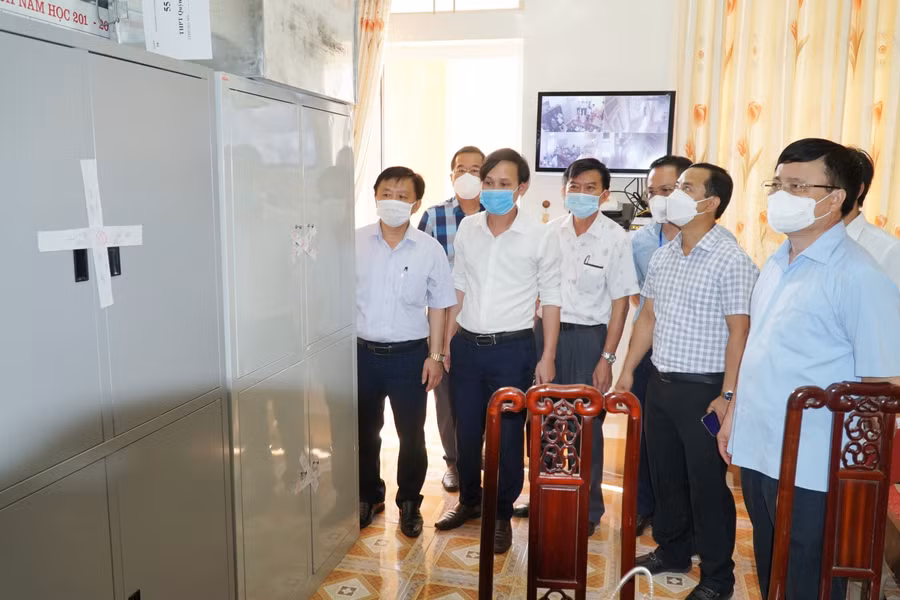 Kiểm tra công tác bảo mật tại phòng chứa đề thi, bài thi.